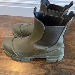 GANNI olive green rubber boots size 9